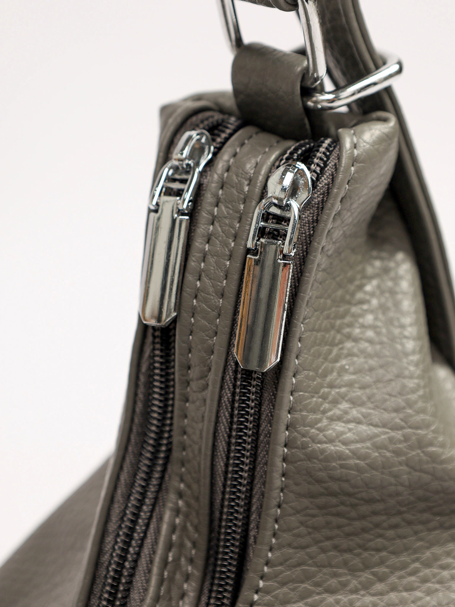 Сумка-шоппер с декоративными пуллерами со стразами в ассортименте